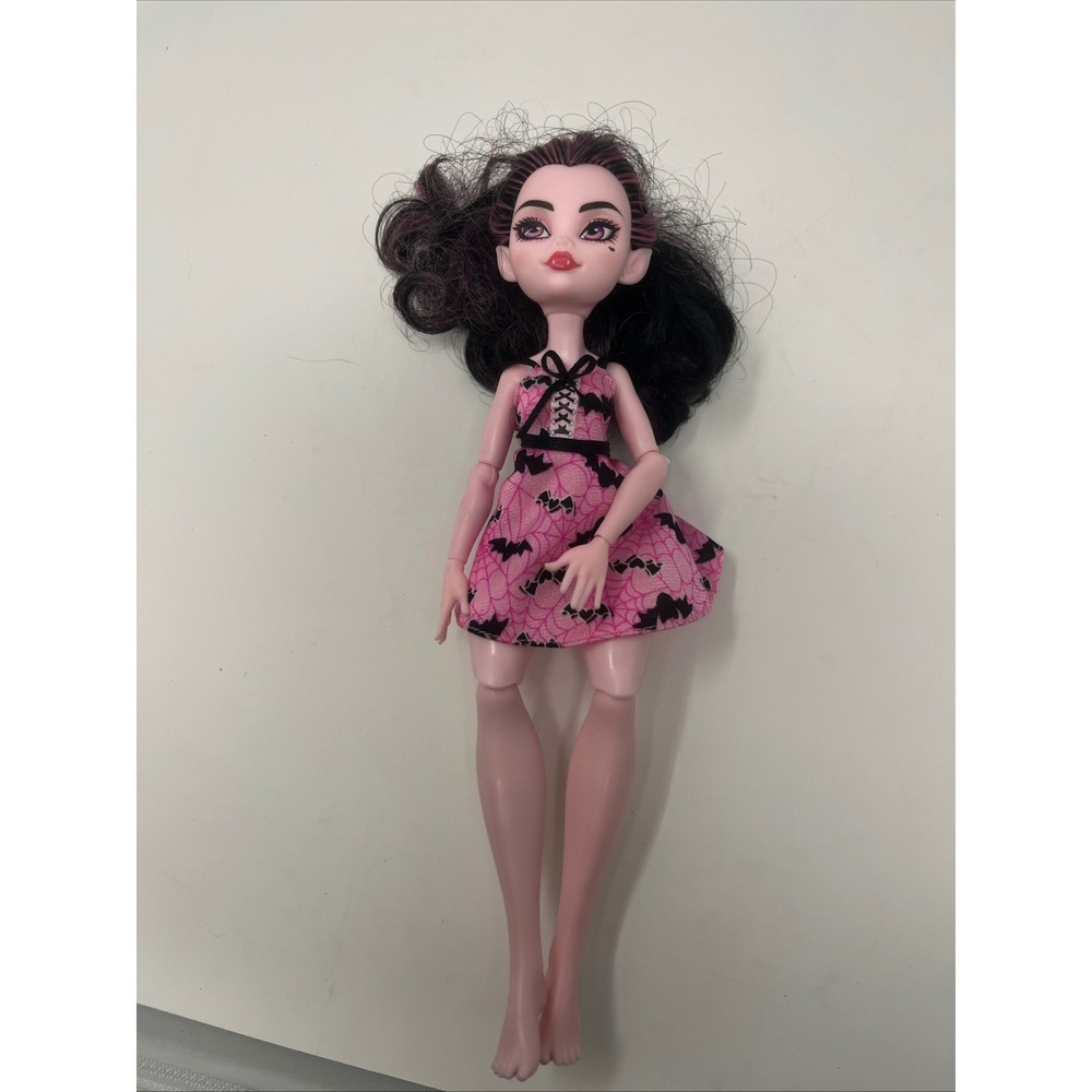 Monster High G3 Draculaura Doll Mattel Pink Black Bat Dress Articulated 10"